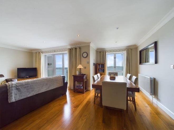Cosy 3 Bedroom Apartment In Central Portrush With Sea Views Exterior foto